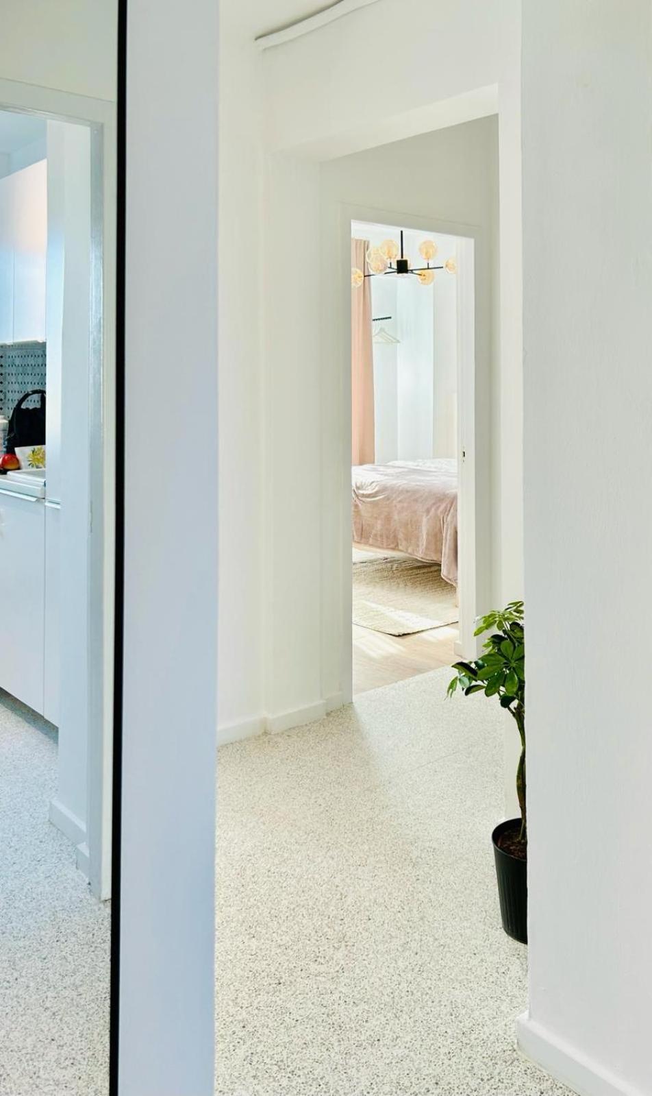 Urban Parkside Retreat Cozy 2-Bed Ap By Metro Apartment Bucureşti Exterior foto