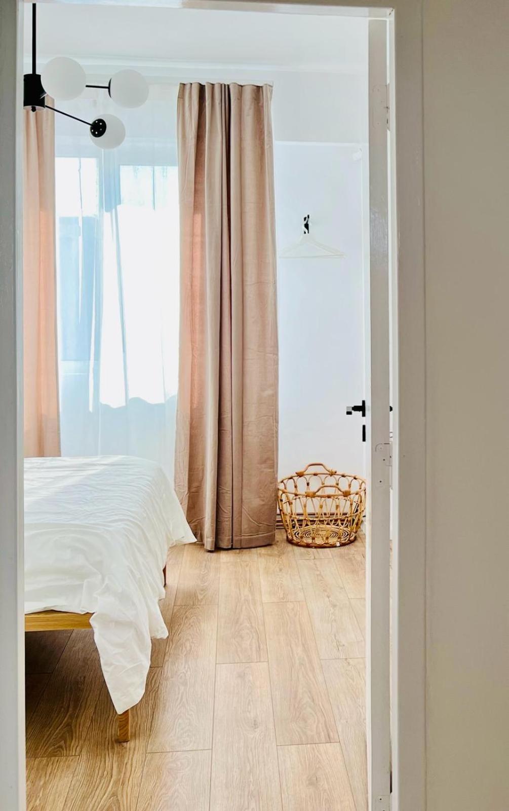Urban Parkside Retreat Cozy 2-Bed Ap By Metro Apartment Bucureşti Exterior foto